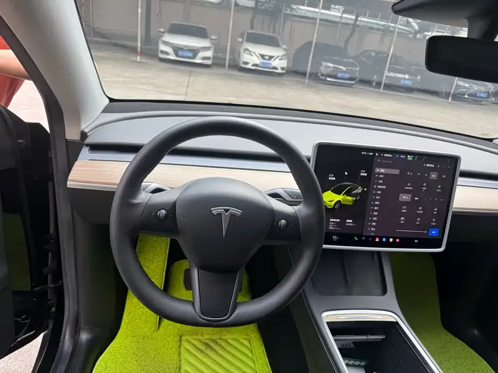 Tesla Model Y — фото 4