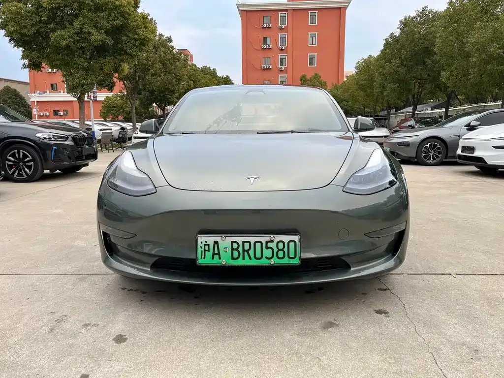 Tesla Model 3 — фото 5