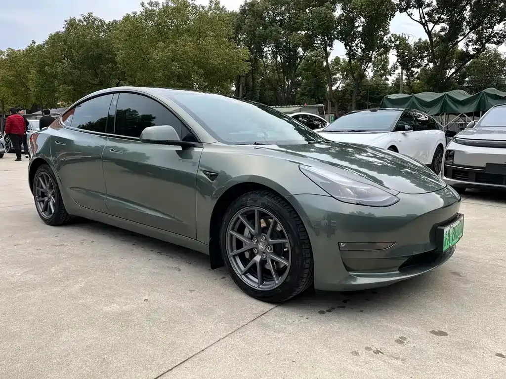 Tesla Model 3 — фото 7