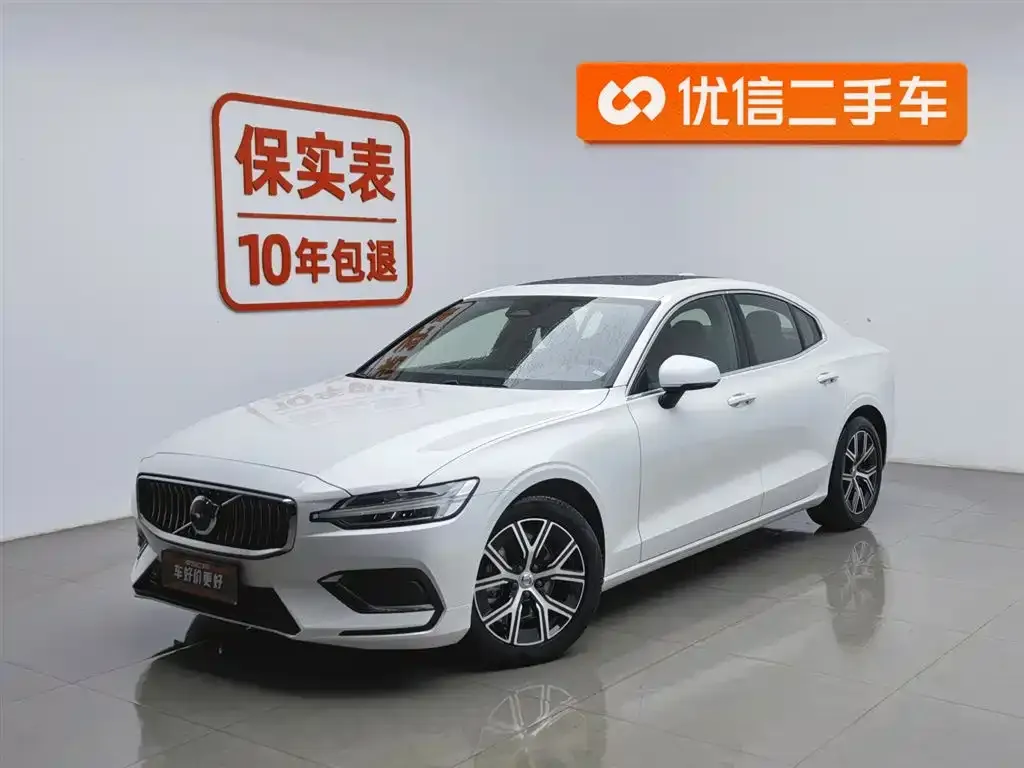 Volvo S60 — фото 1