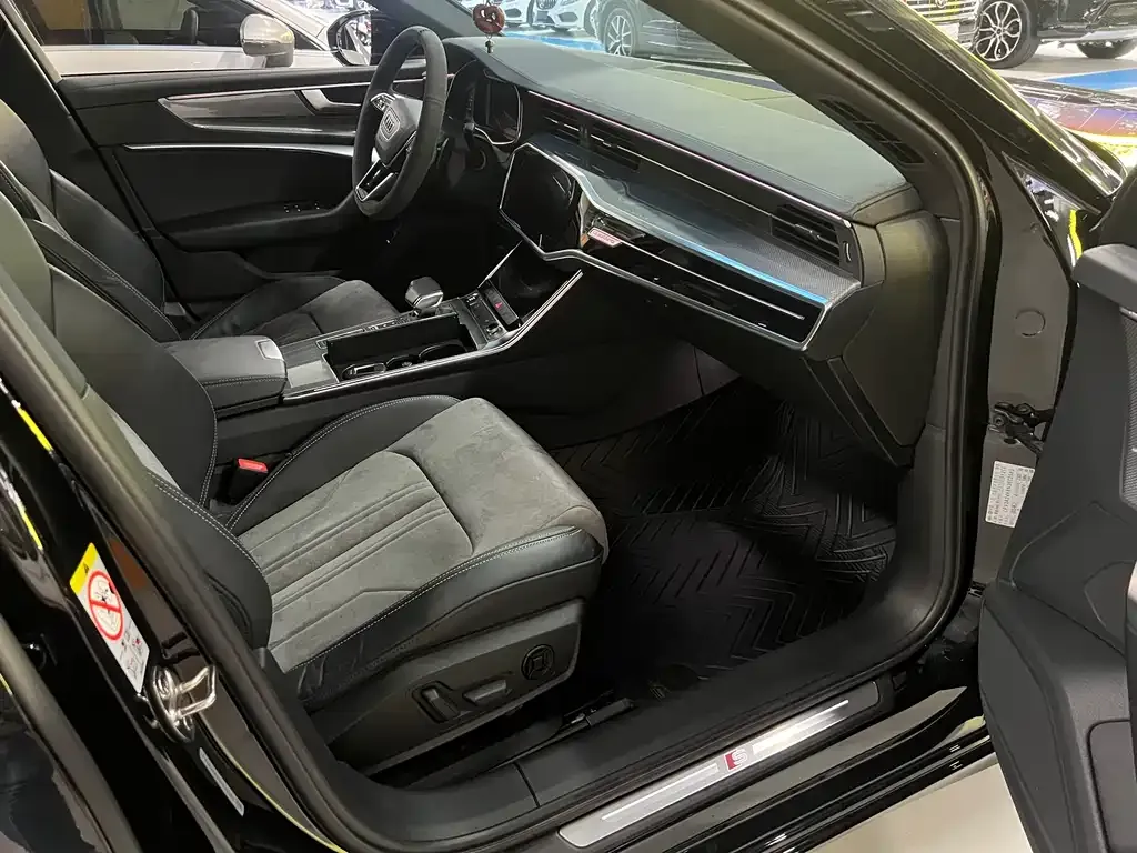 Audi A6L 2022 из CN, фото 5