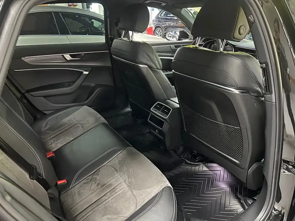 Audi A6L 2022 из CN, фото 9