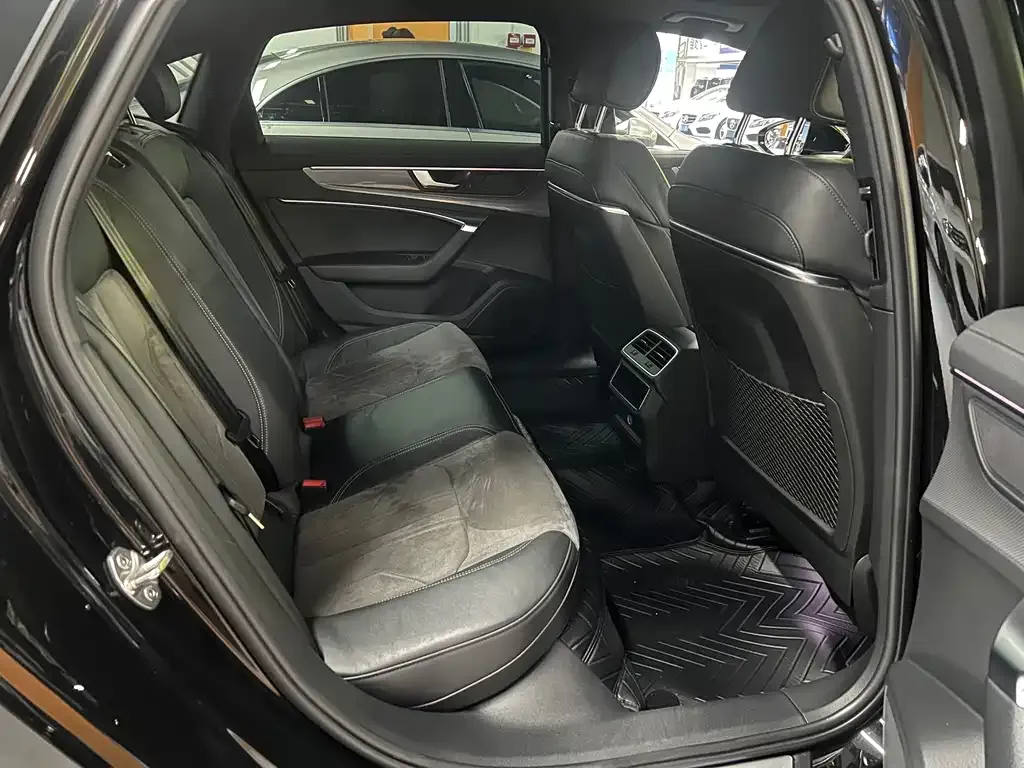 Audi A6L 2022 из CN, фото 8
