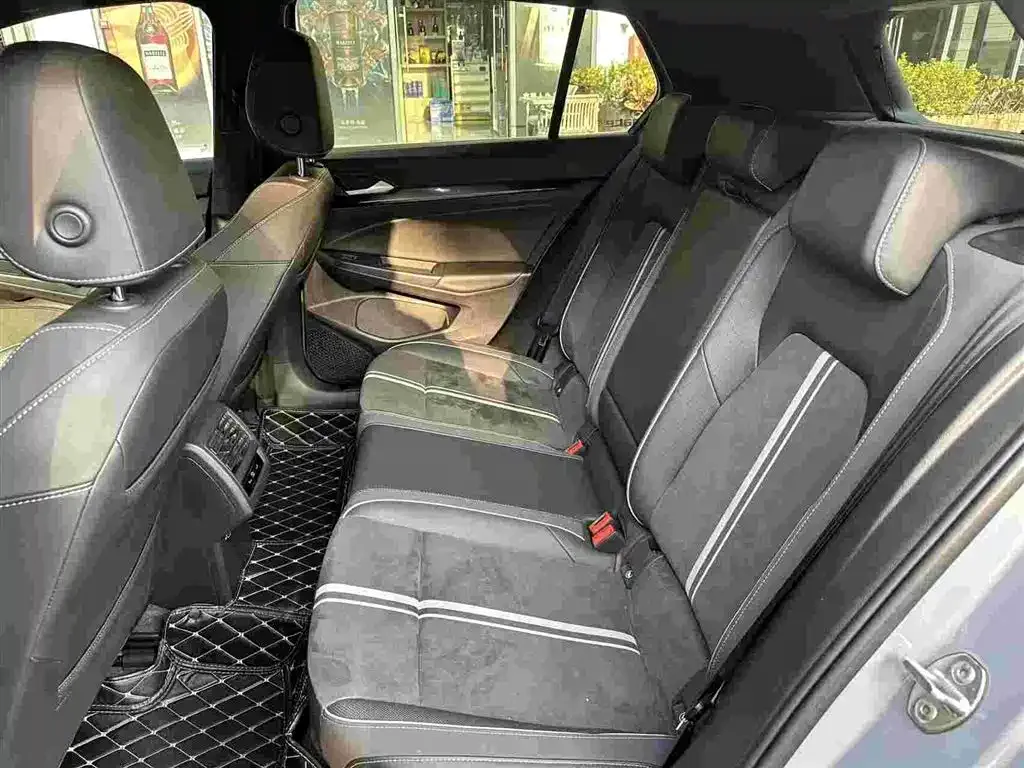 Volkswagen Golf 2021 из CN, фото 5