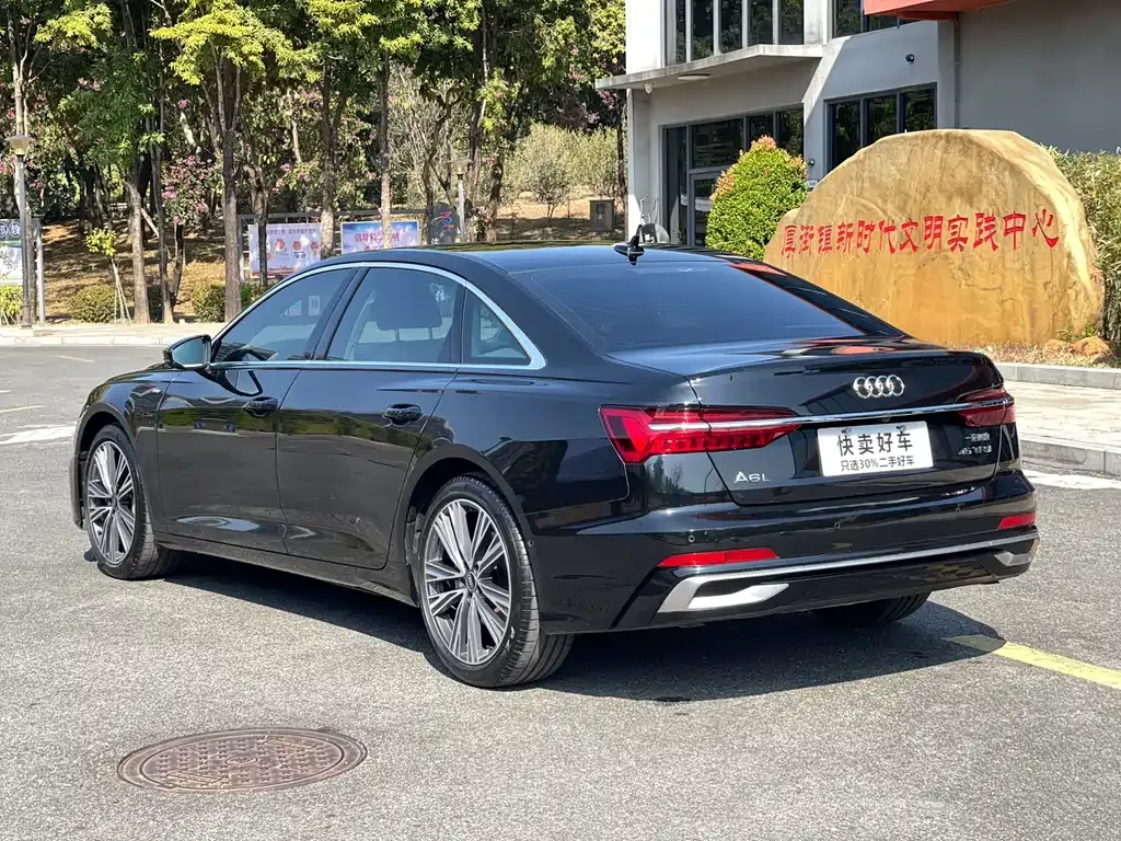 Audi A6L — фото 9