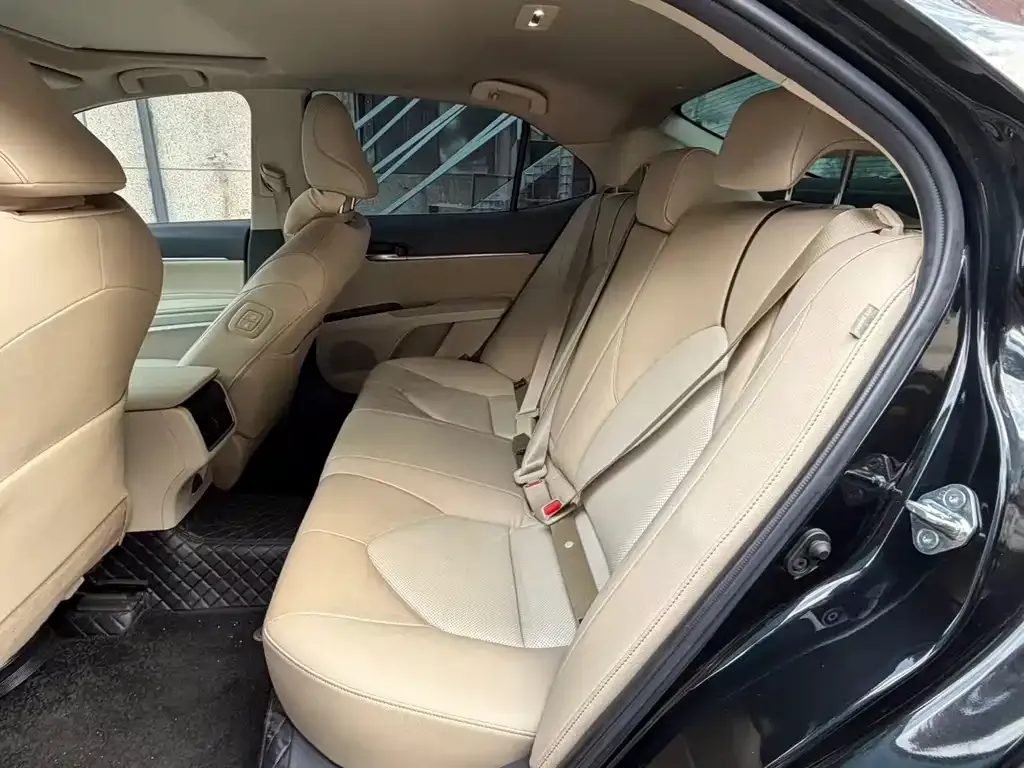 Toyota Camry 2021 из CN, фото 2
