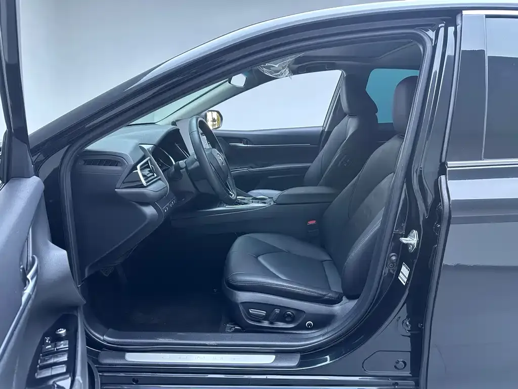 Toyota Camry 2022 из CN, фото 5