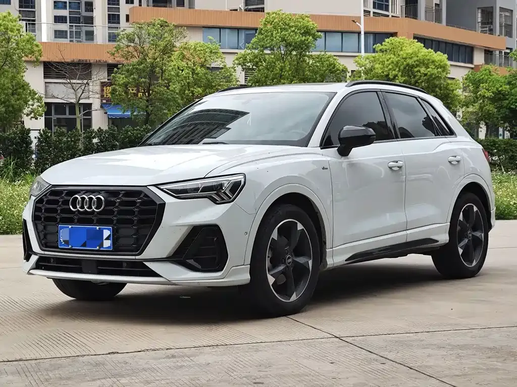Audi Q3 — фото 1