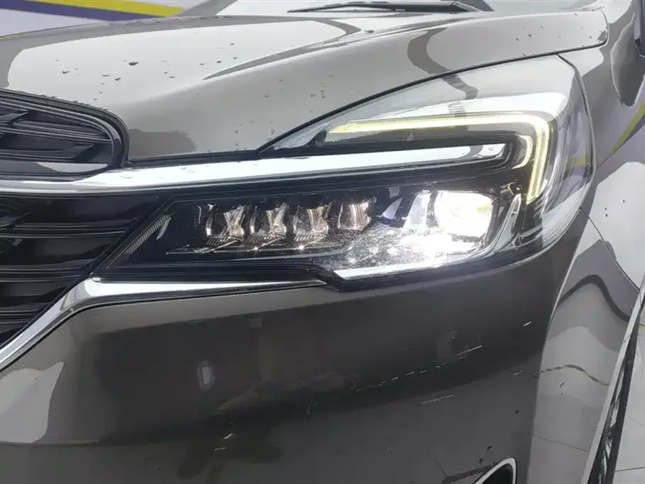 Buick GL8 2022 из CN, фото 2