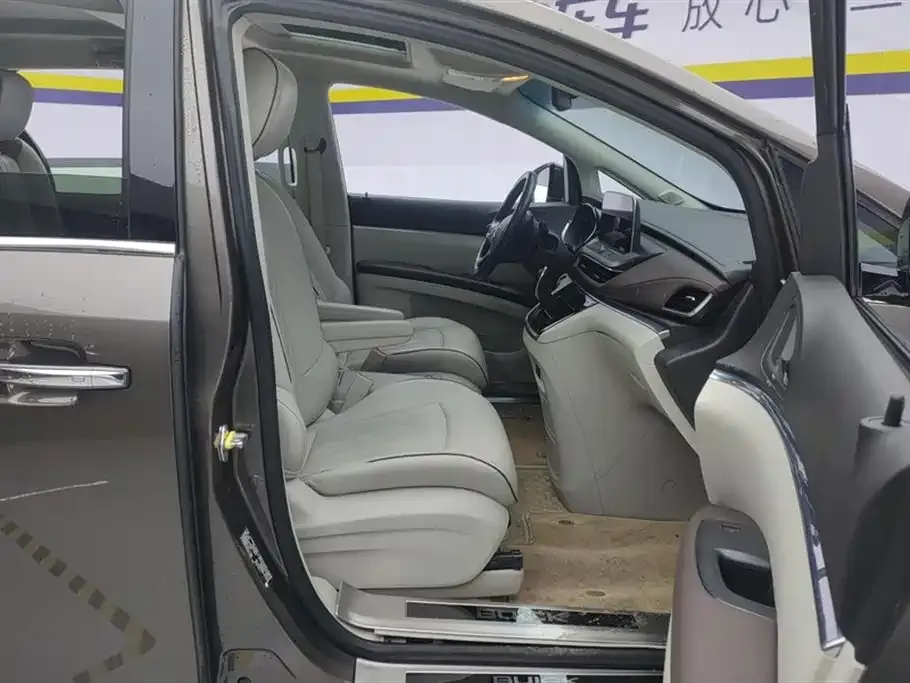 Buick GL8 2022 из CN, фото 7