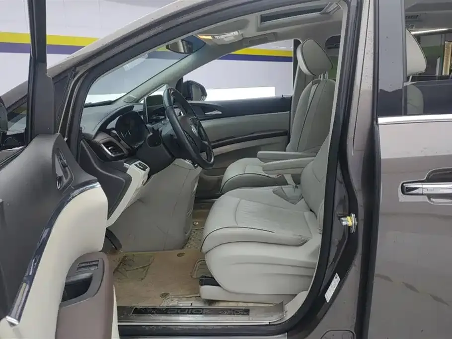 Buick GL8 2022 из CN, фото 3