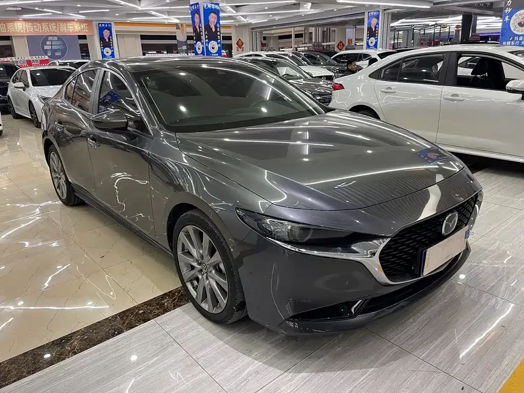 Mazda 3 Axela 2022 из CN, фото 1