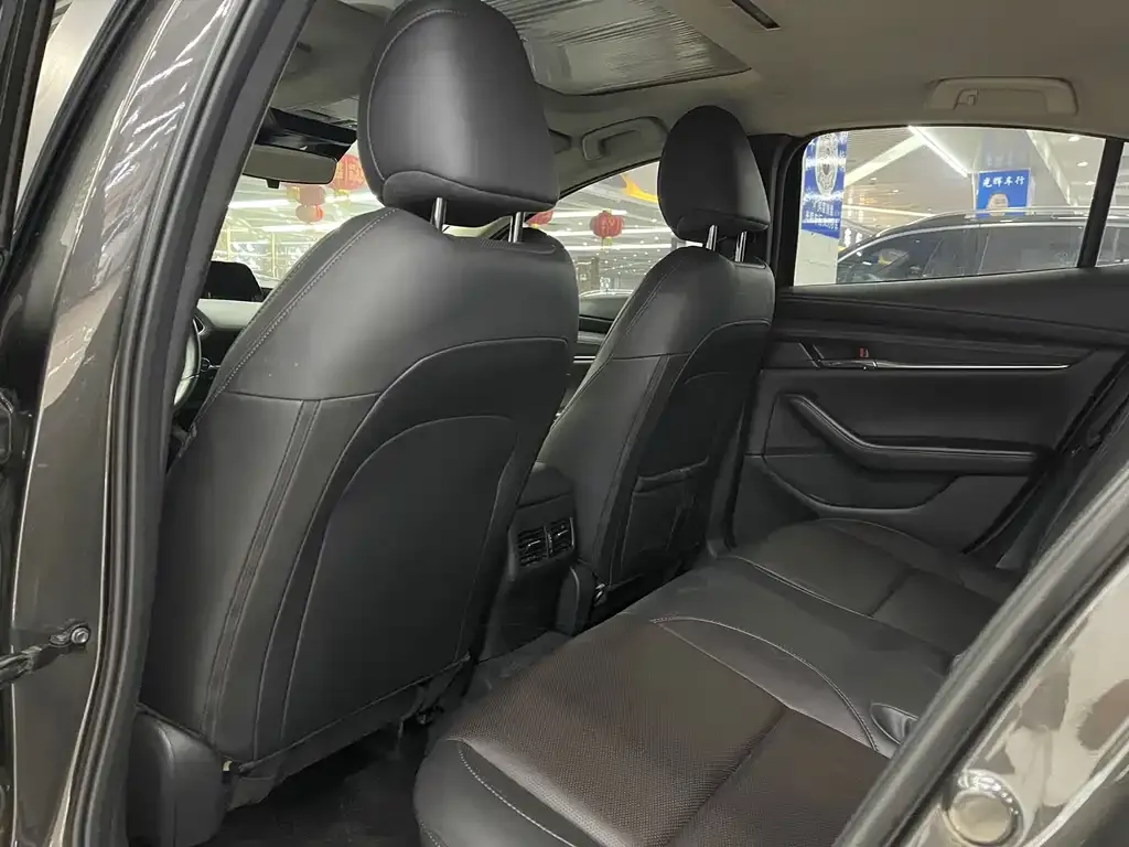 Mazda 3 Axela 2022 из CN, фото 3