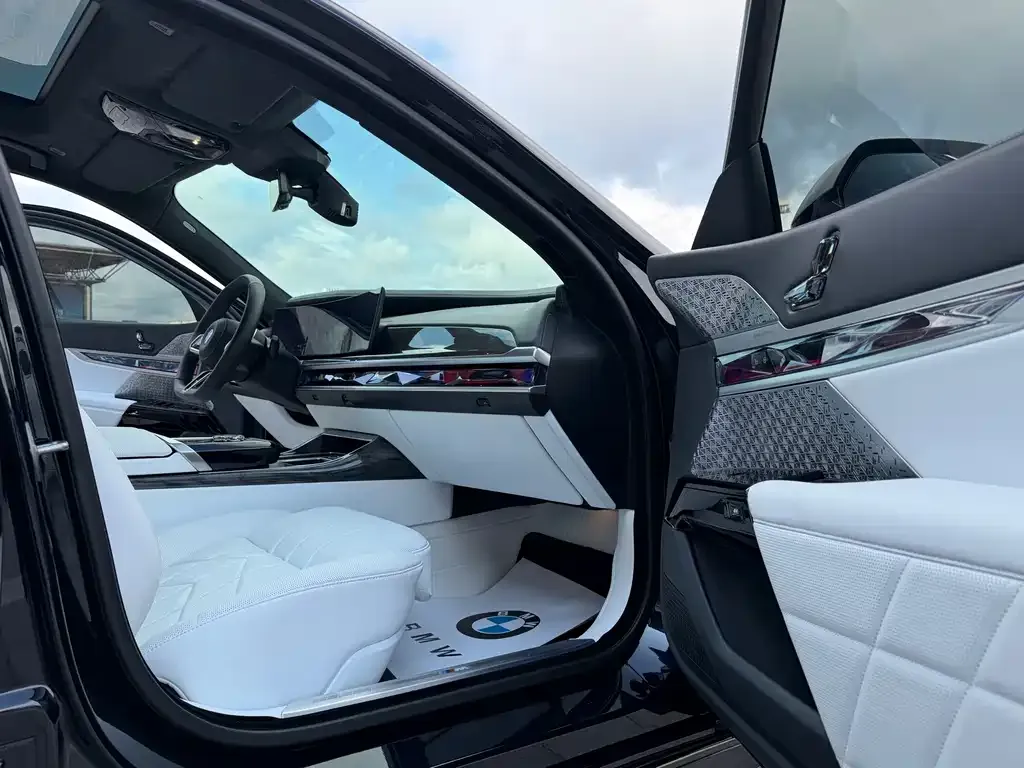 BMW i7 2024 из CN, фото 5