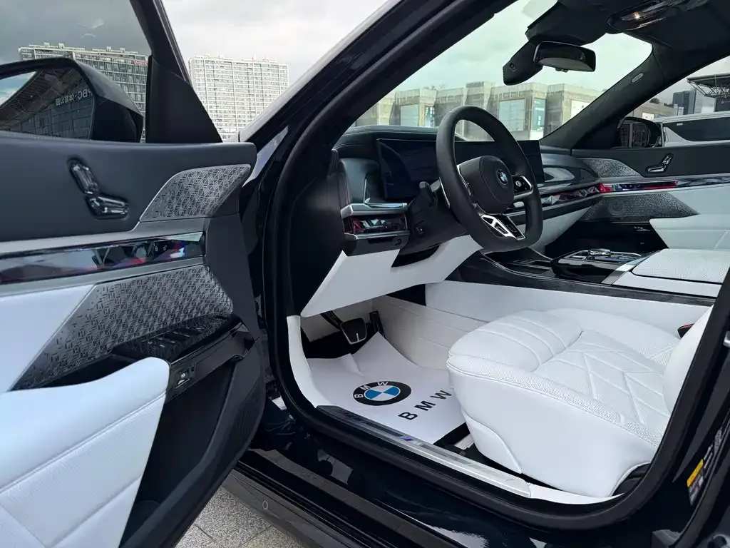 BMW i7 2024 из CN, фото 3