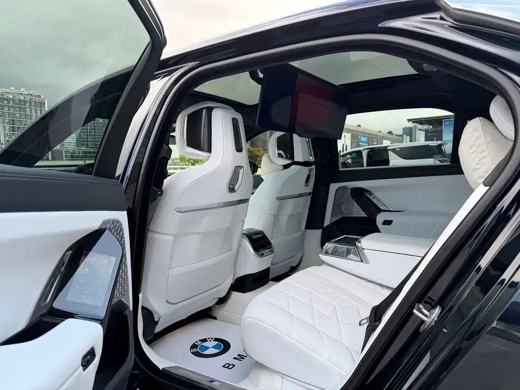 BMW i7 2024 из CN, фото 7