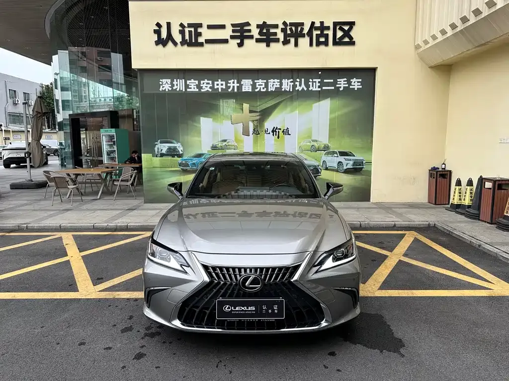 Lexus ES — фото 9