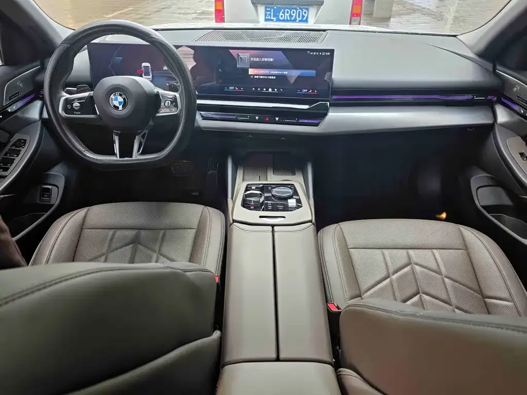 BMW 5 Series — фото 4