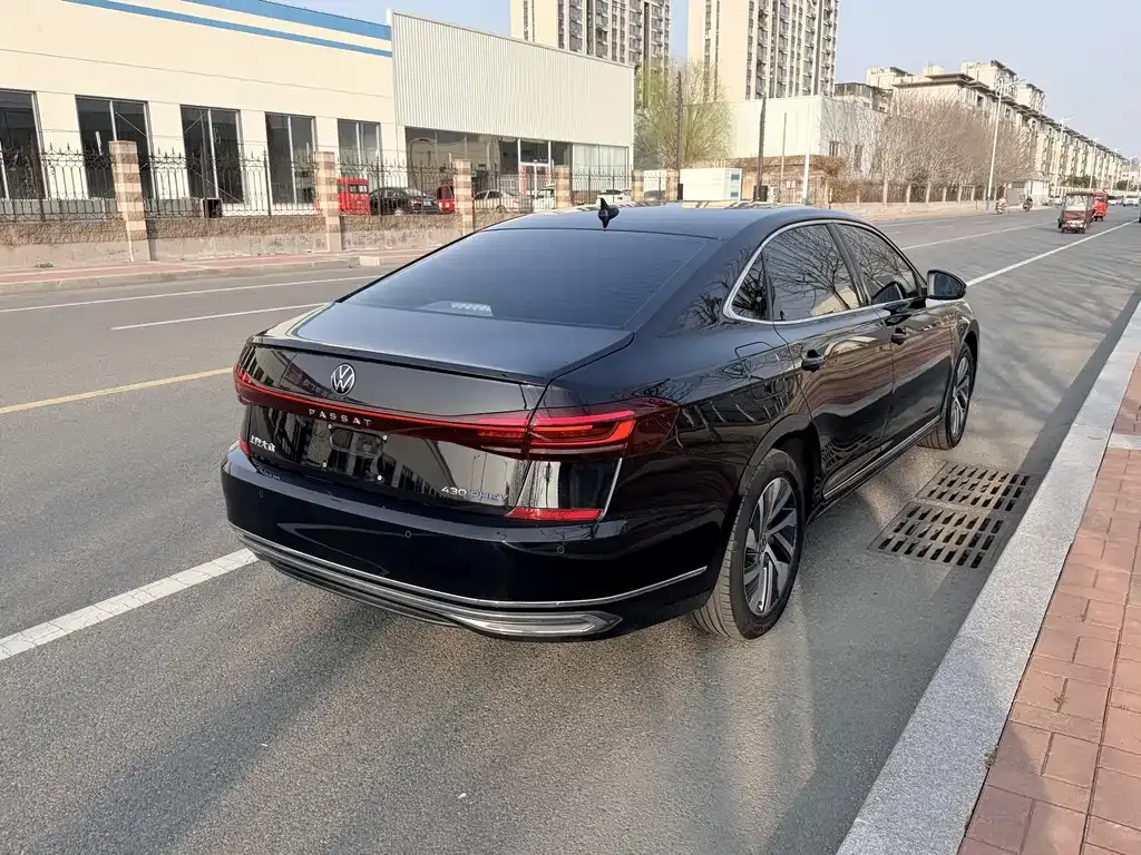 Volkswagen Passat New Energy — фото 10