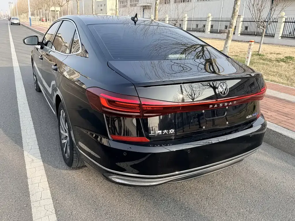 Volkswagen Passat New Energy — фото 8