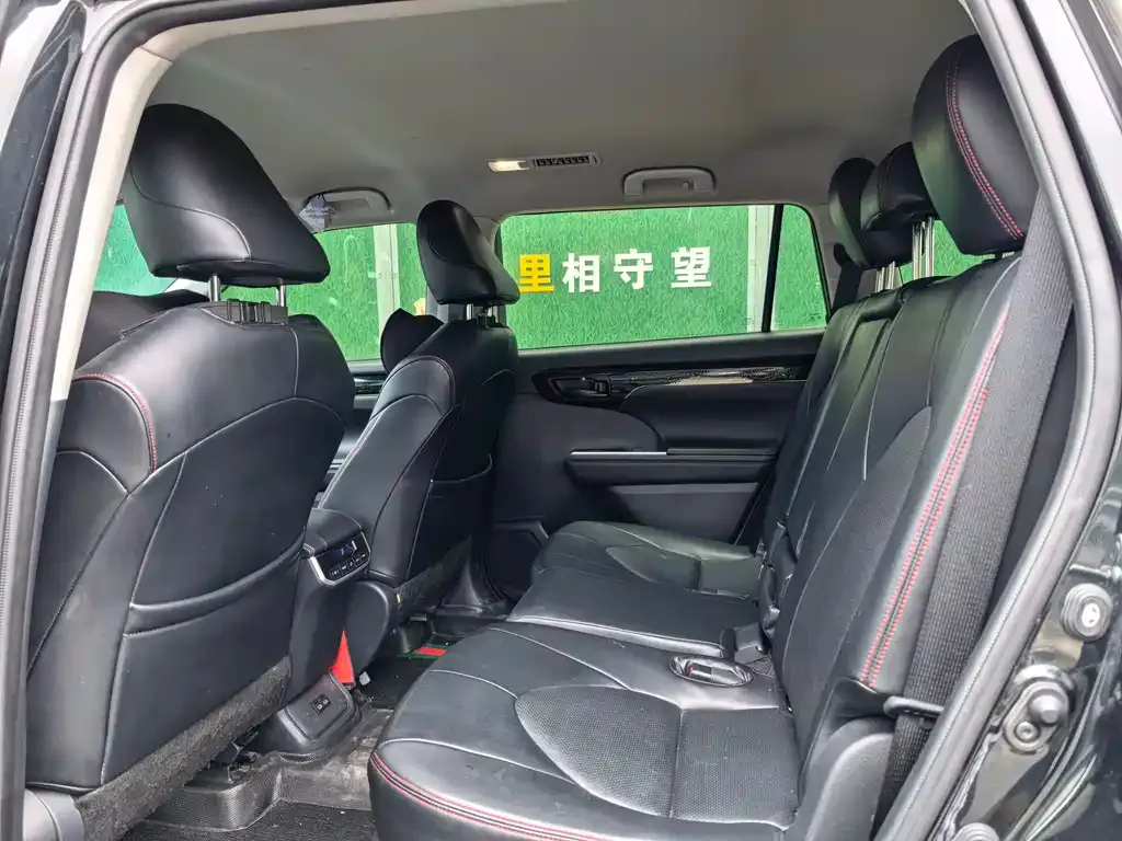 Toyota Highlander 2023 из CN, фото 4
