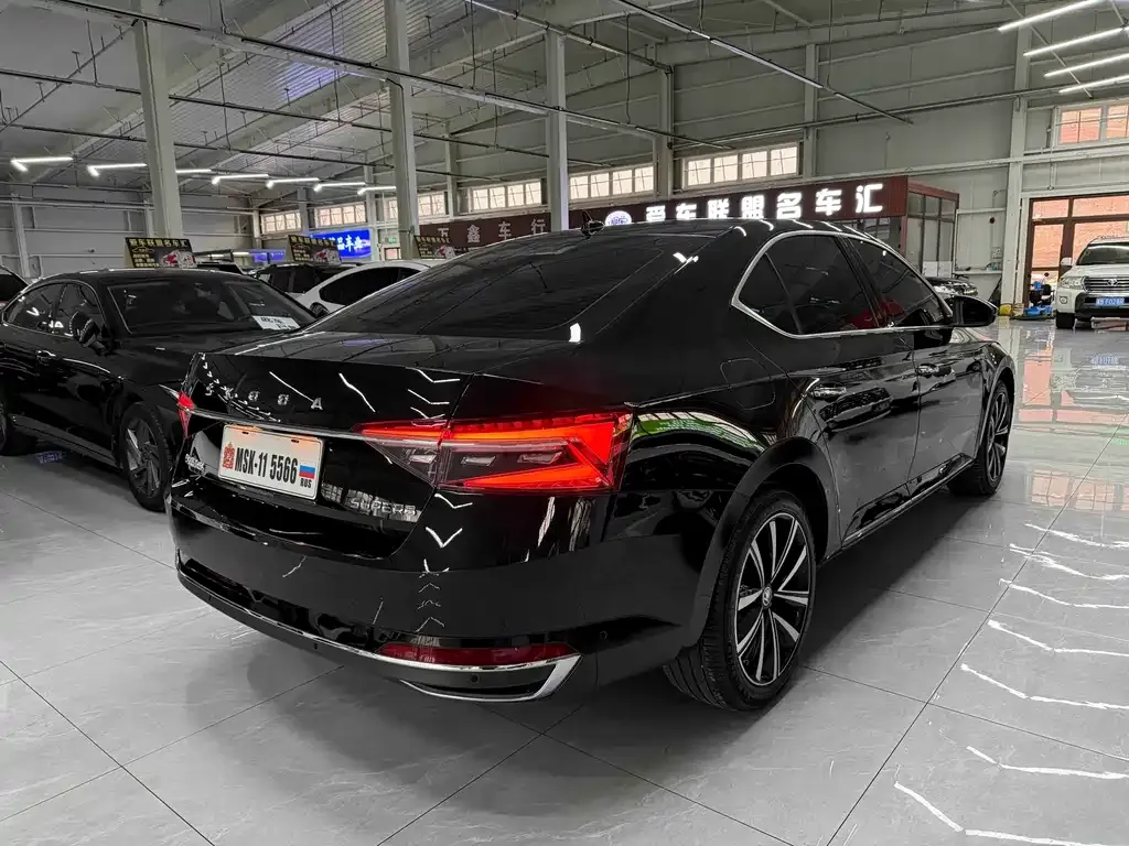 Skoda Superb 2022 из CN, фото 3