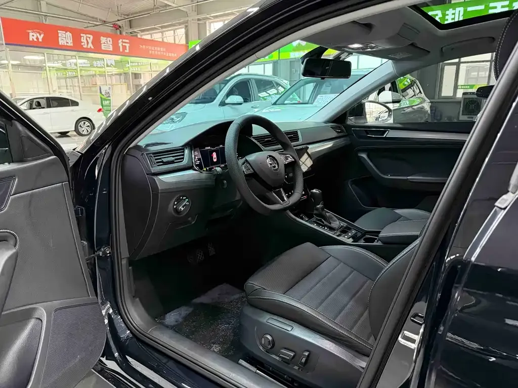 Skoda Superb 2022 из CN, фото 9