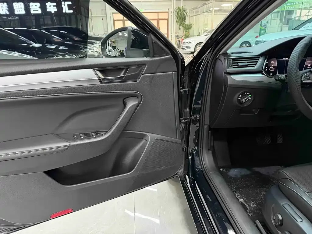 Skoda Superb 2022 из CN, фото 7