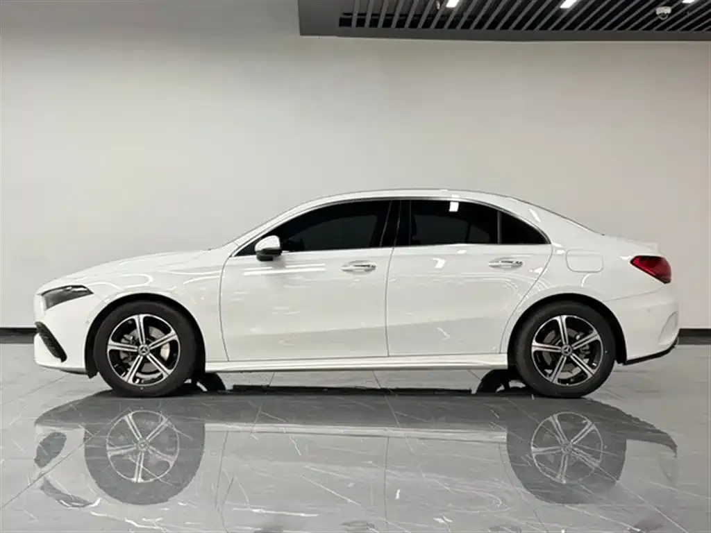 Mercedes-Benz A-Class 2024 из CN, фото 7