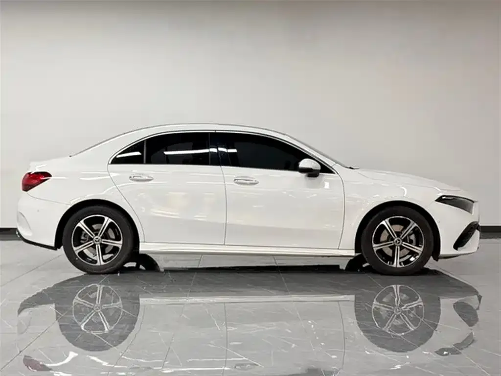 Mercedes-Benz A-Class 2024 из CN, фото 6