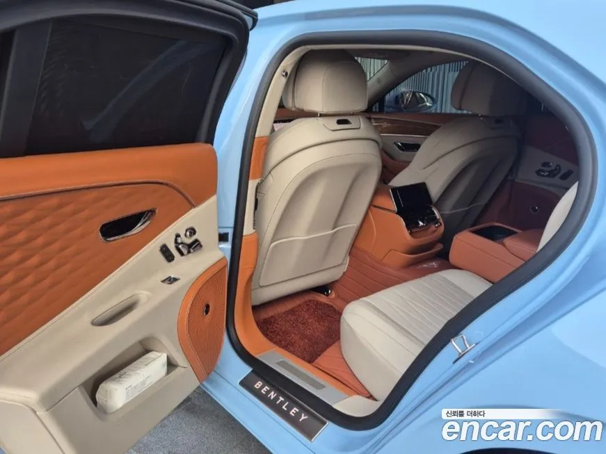 Bentley Flying Spur 2023 из KR, фото 3