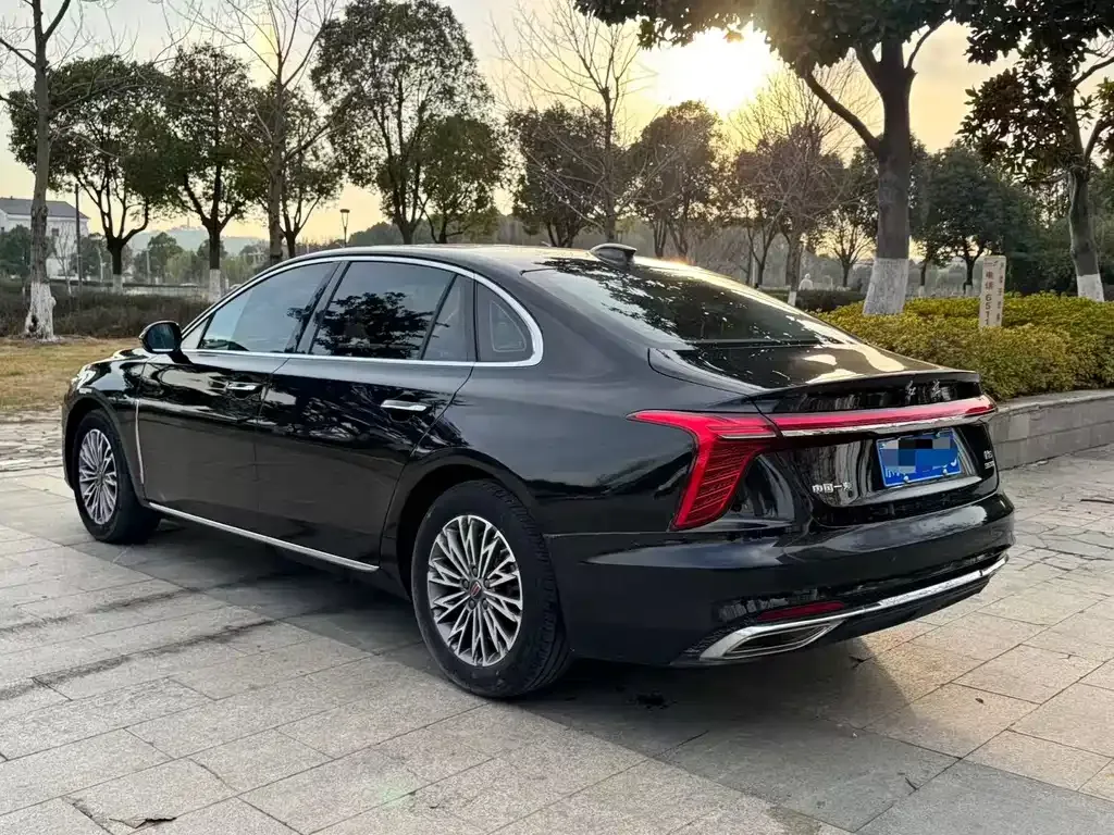 Hongqi H5 — фото 10