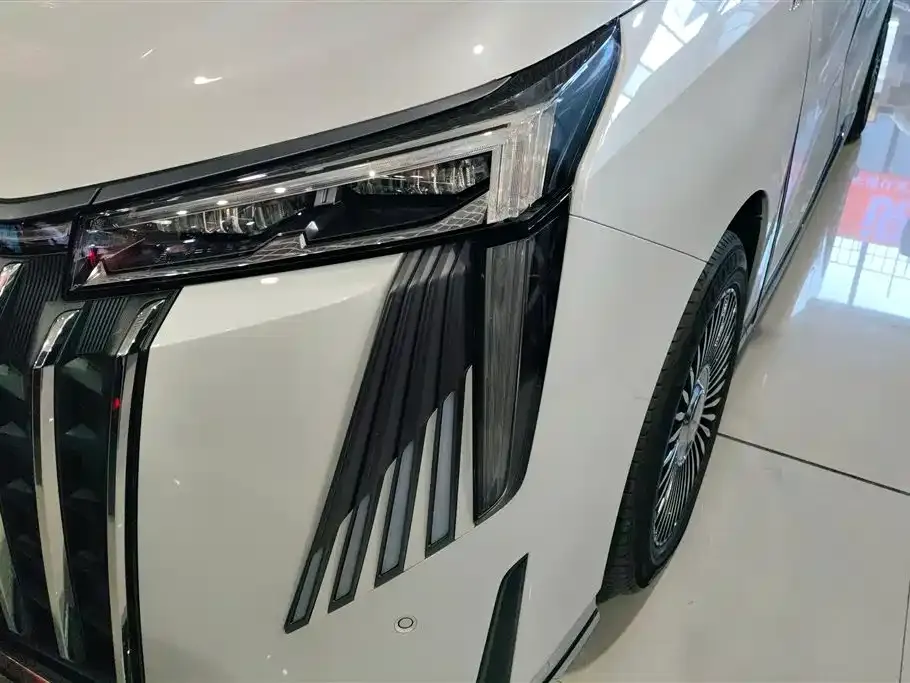 GAC Motor Trumpchi M8 — фото 4
