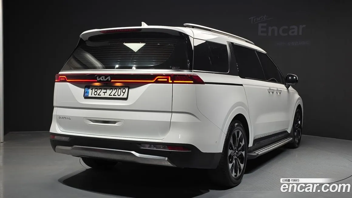 Kia Carnival — фото 4