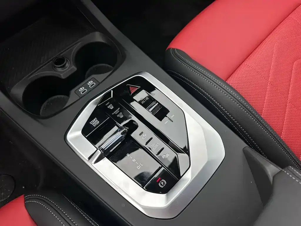BMW 2 Series 2025 из CN, фото 7