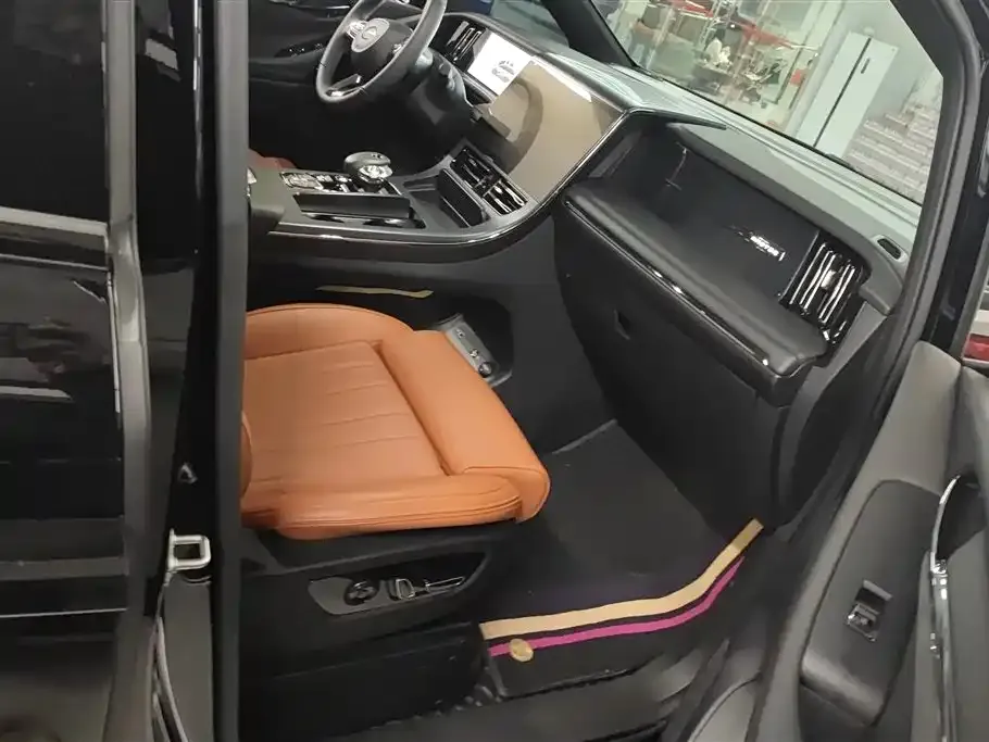 GAC Motor Trumpchi E9 — фото 7
