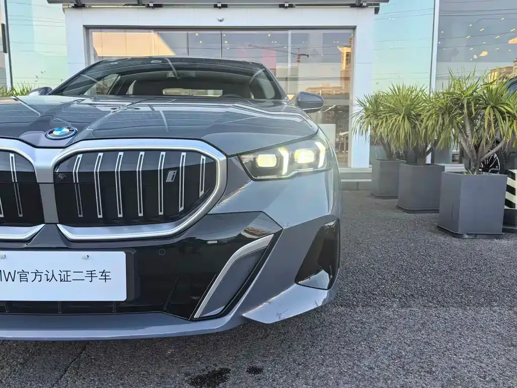 BMW i5 2025 из CN, фото 4