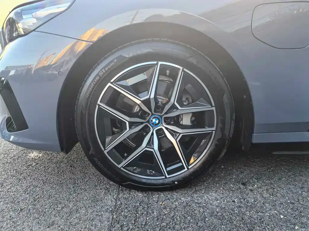 BMW i5 2025 из CN, фото 10