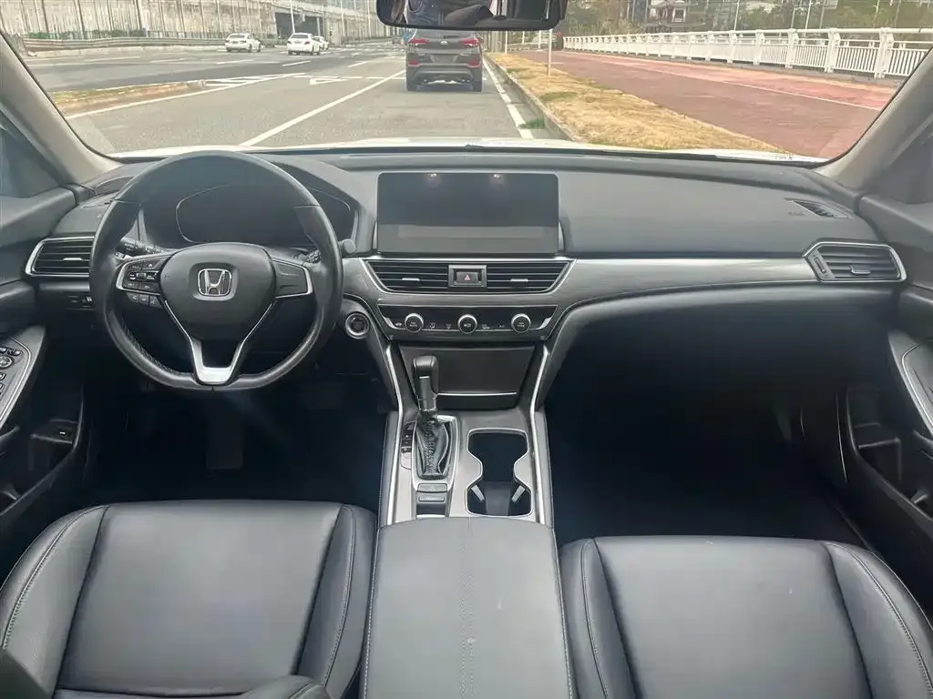 Honda Accord — фото 3