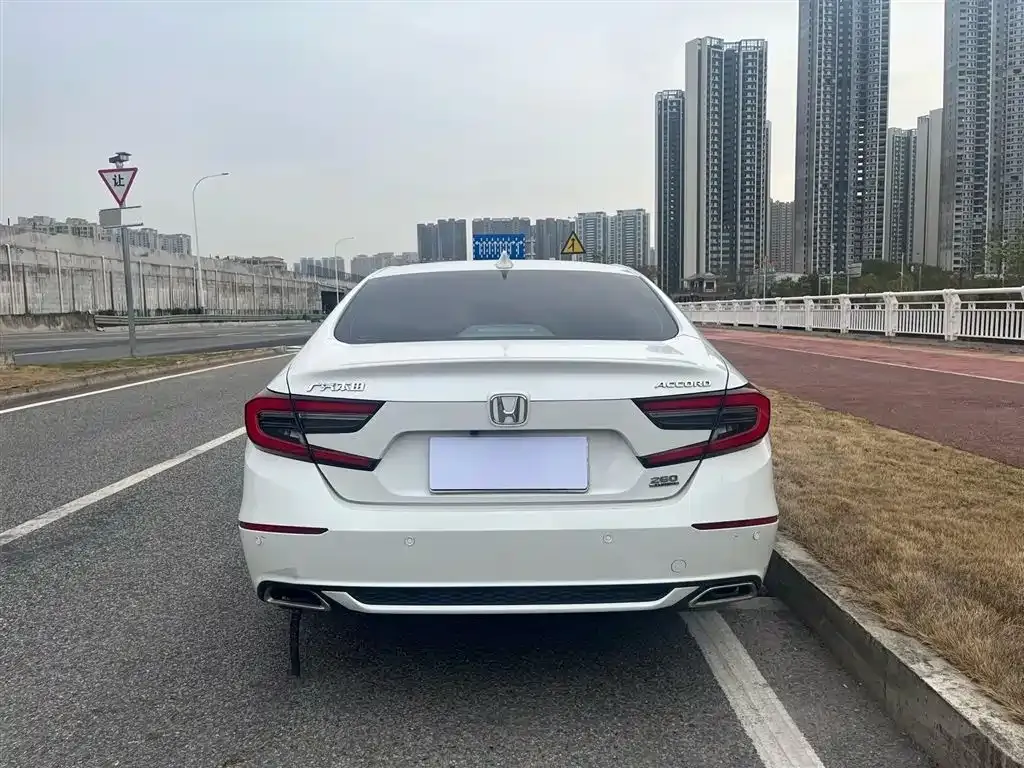 Honda Accord — фото 2