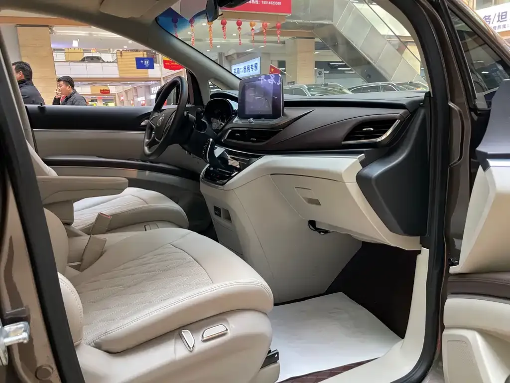 Buick GL8 2024 из CN, фото 7