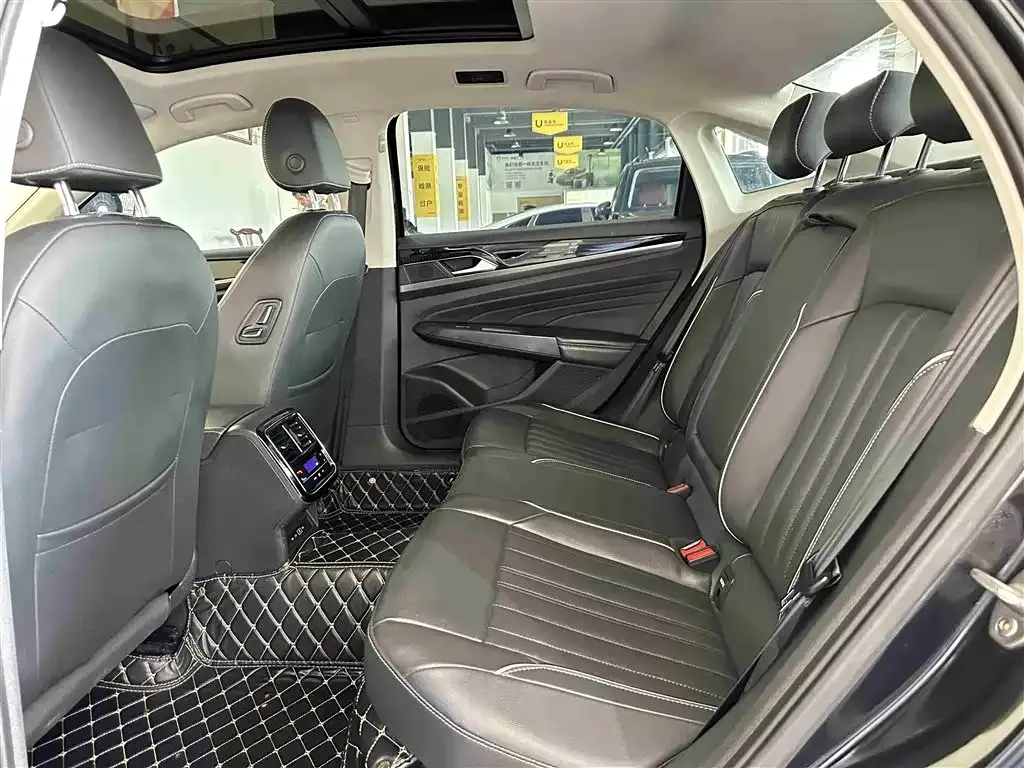 Volkswagen Passat — фото 7