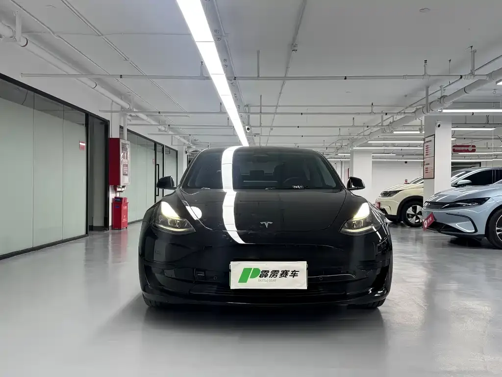 Tesla Model 3 — фото 2
