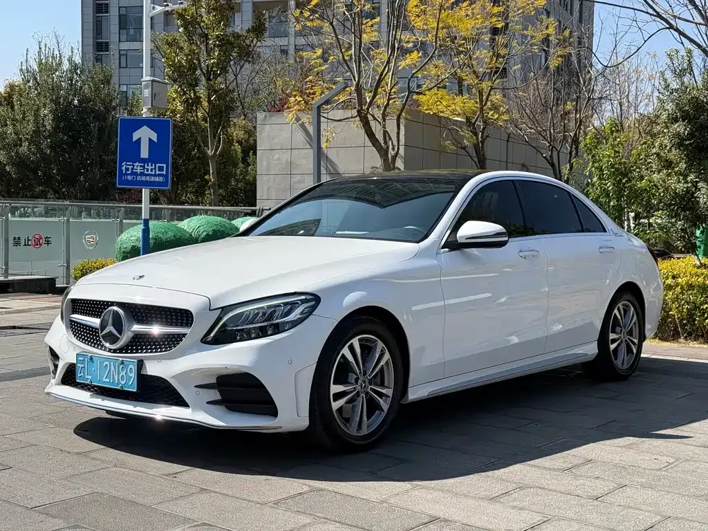 Mercedes-Benz C-Class — фото 1