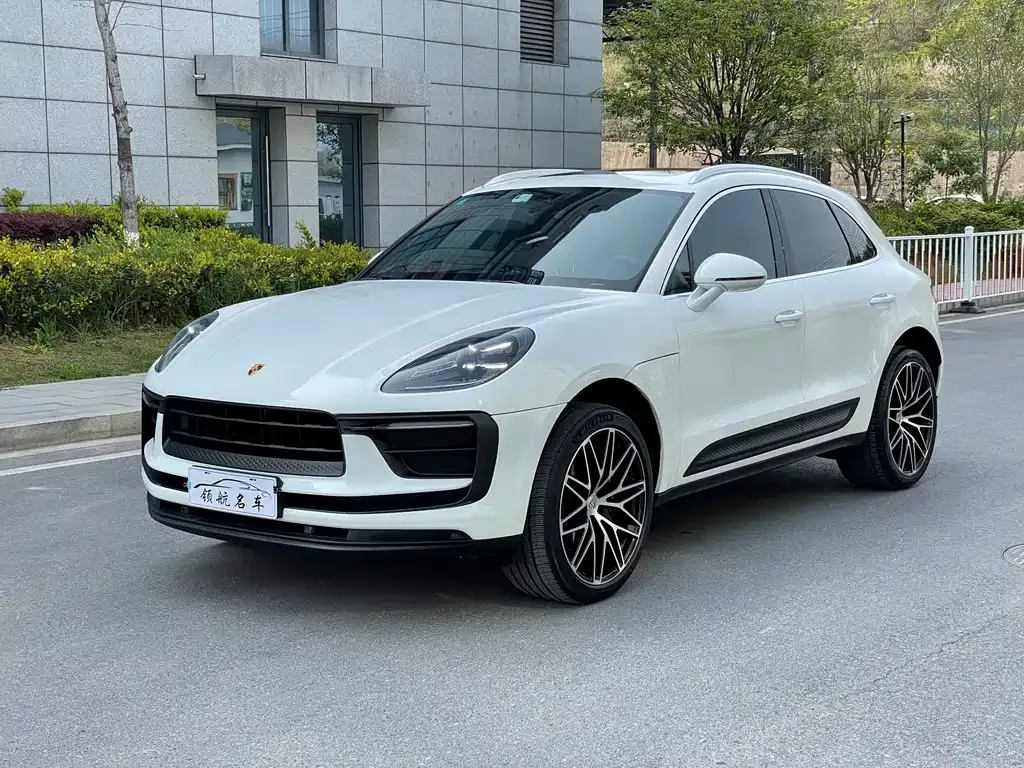 Porsche Macan — фото 1