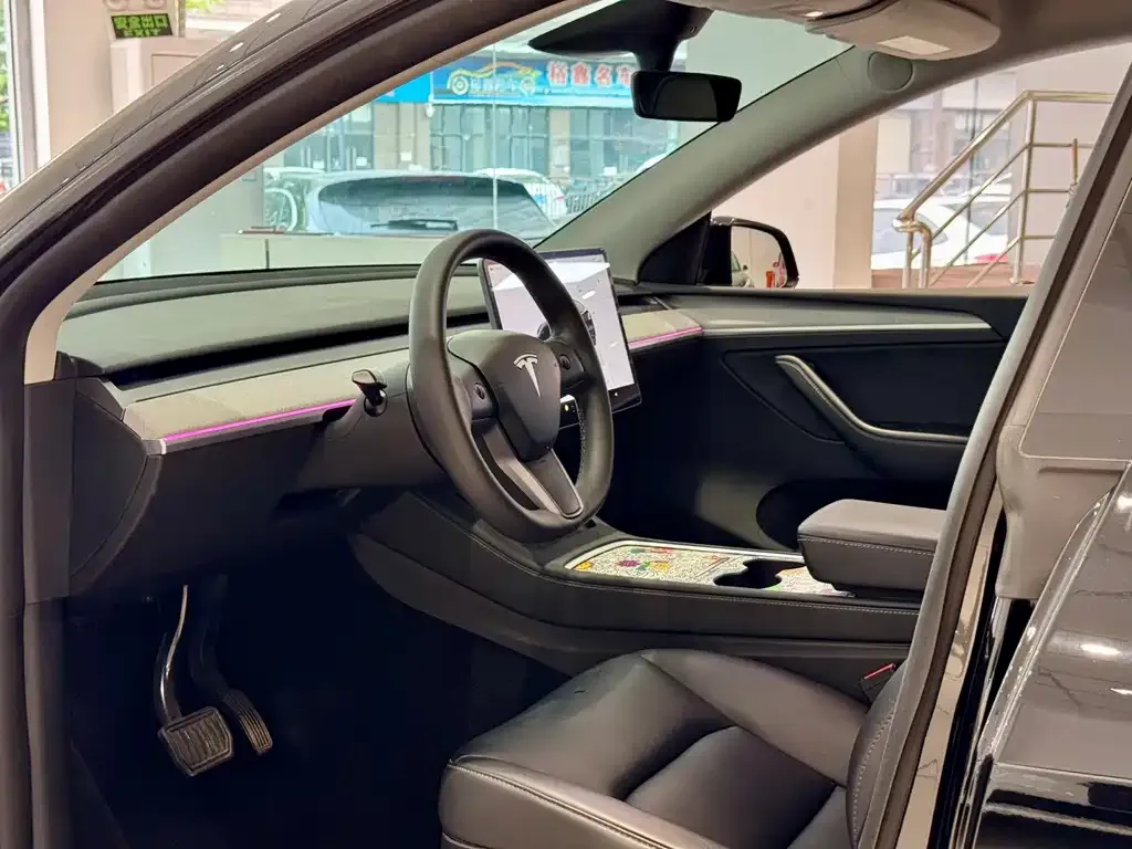 Tesla Model Y — фото 3