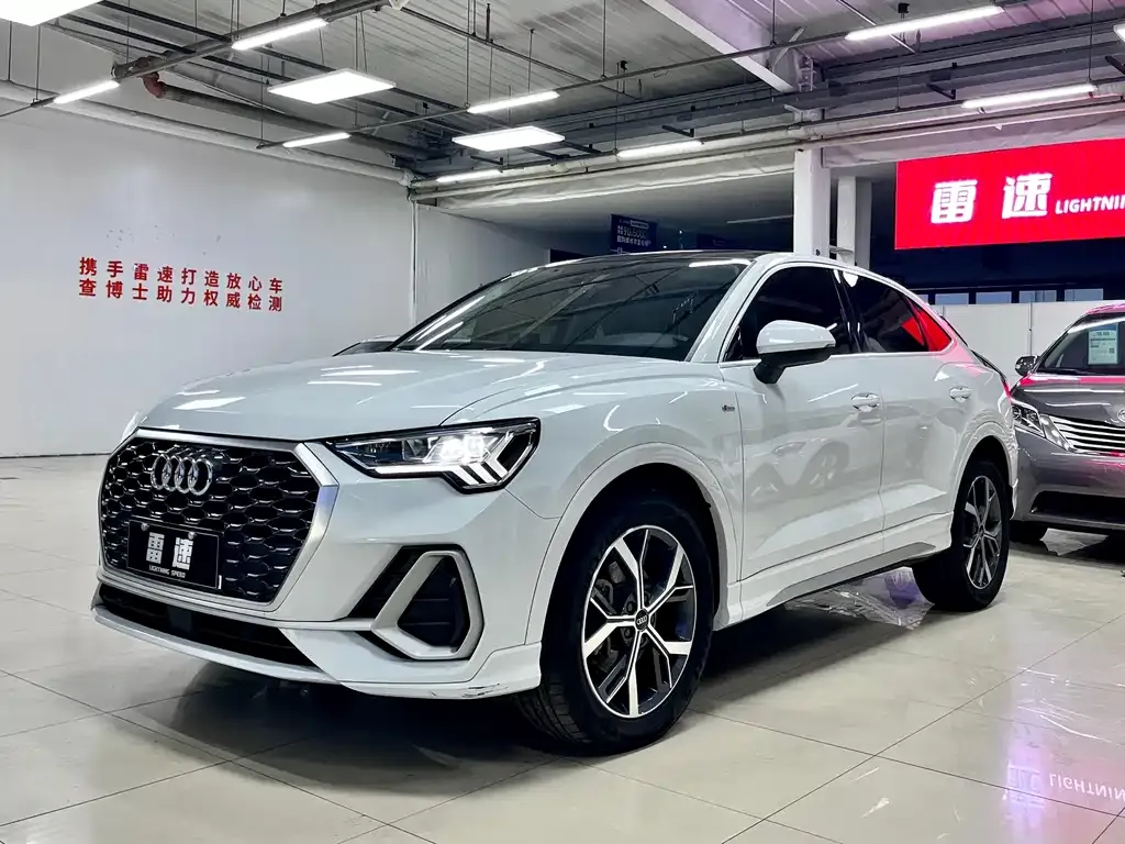 Audi Q3 Sportback — фото 1