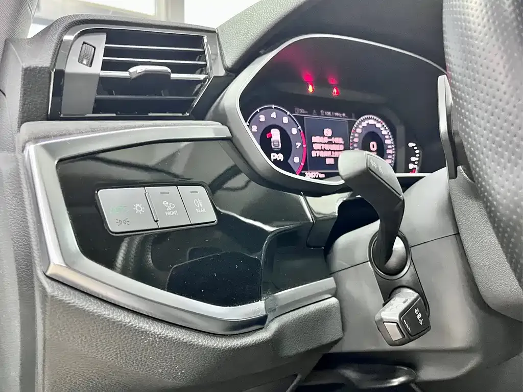Audi Q3 Sportback — фото 10