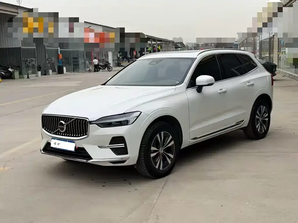 Volvo XC60 — фото 1