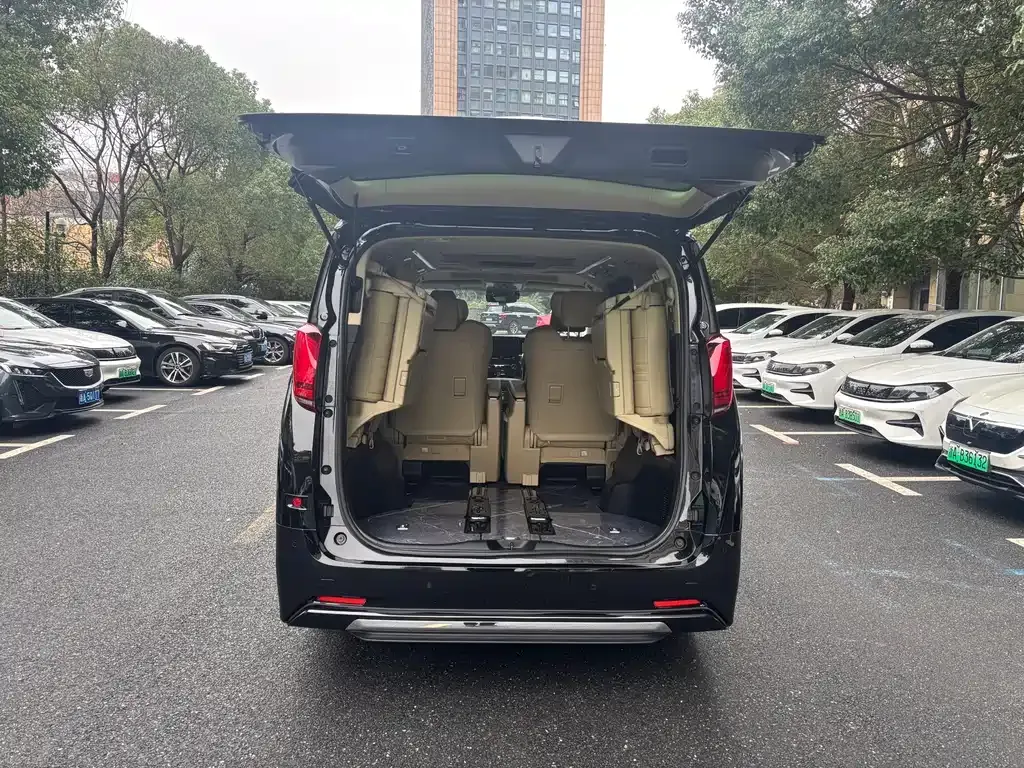 Toyota Alphard 2022 из CN, фото 5